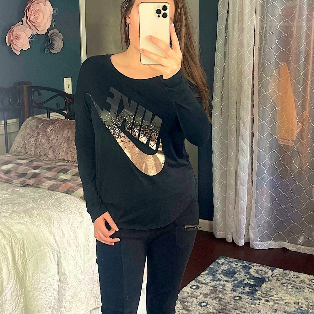 NIKE Black long sleeve shirt with rose gold and gray Metallic graphics